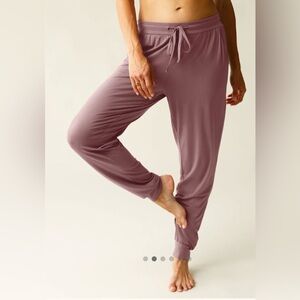 Kindred Bravely Everyday Lounge Joggers, Size Medium.